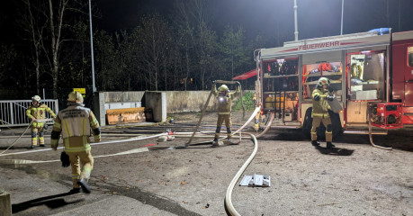 PXL_20251106_192326466