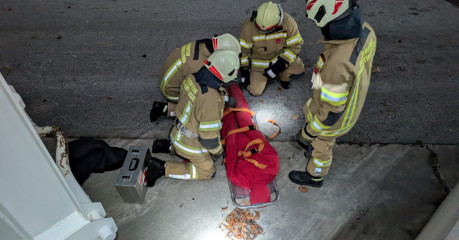 PXL_20251106_192615163