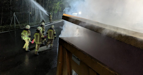 PXL_20251106_192641284