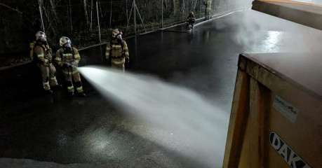 PXL_20251106_192703201