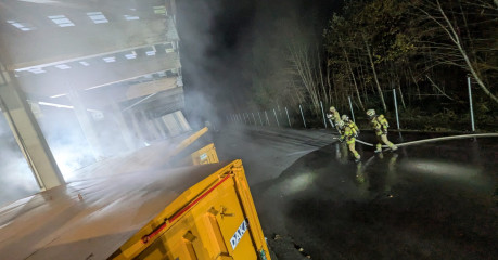 PXL_20251106_192751146