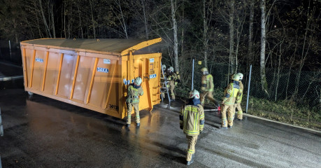 PXL_20251106_193214799