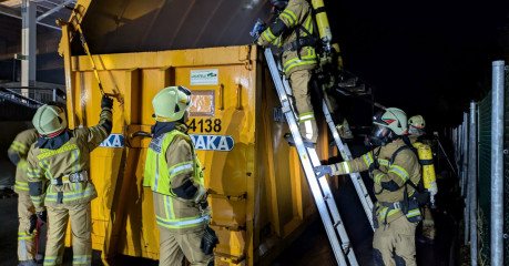 PXL_20251106_193326430