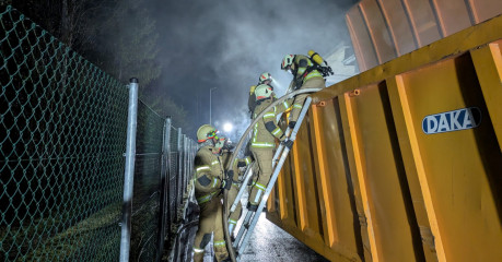 PXL_20251106_193433064