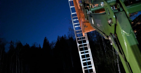 PXL_20260423_190530026