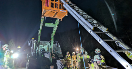 PXL_20260423_190742465