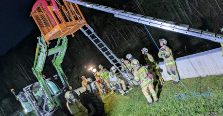 PXL_20260423_190840043